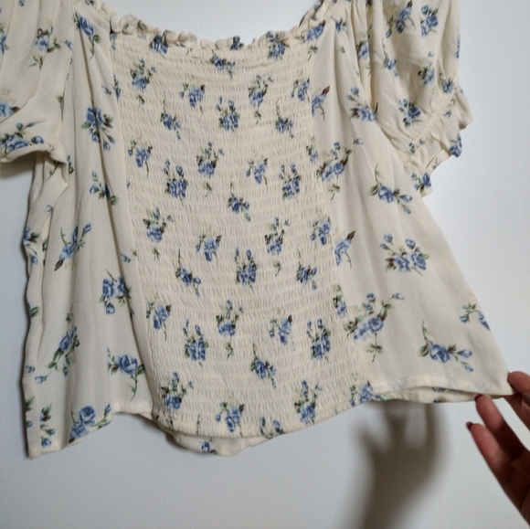 *SOLD* American Eagle Cropped Floral Peasant Top - Picture 6 of 7